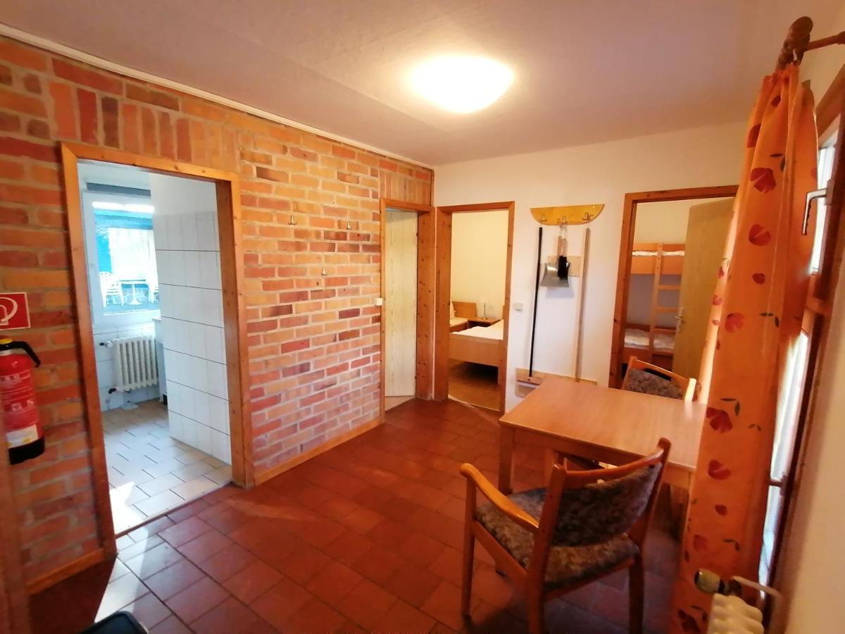 Martas Gaestehaeuser Gross Vaeter See Templin Exterior foto